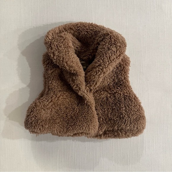 Teddy bear, plush, fuzzy baby vest in brown - Picture 1 of 5